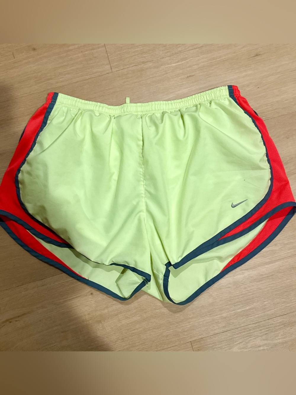 Nike Women's Tempo Dri-Fit Running Short XL  neon yellow/orange